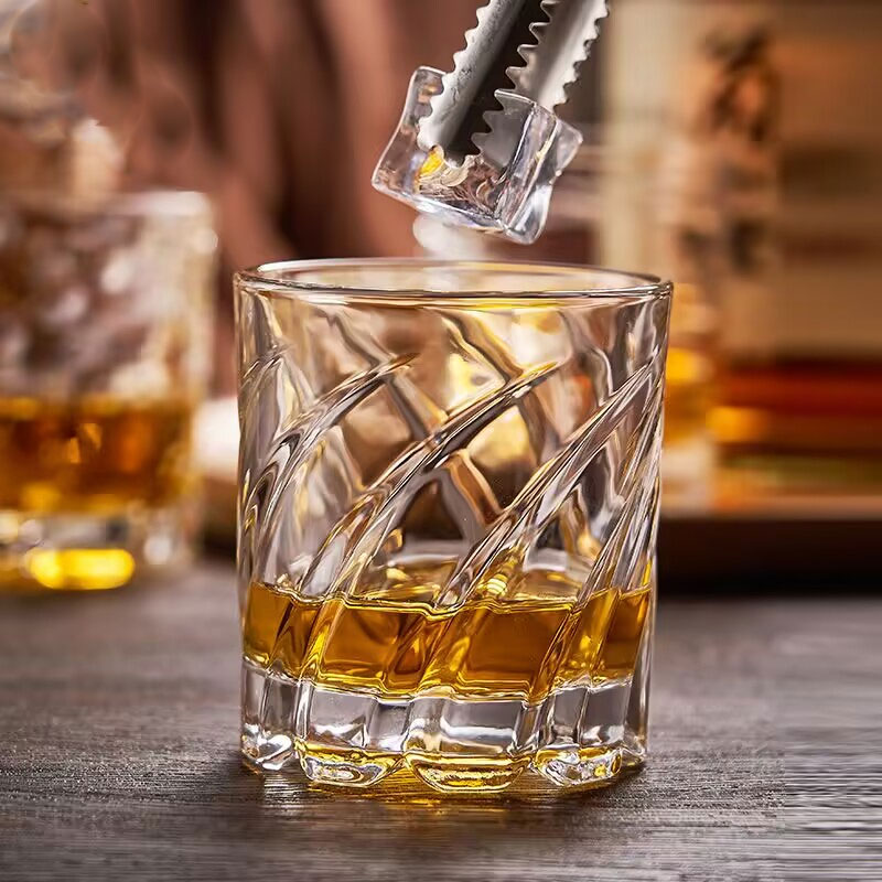 Wine Beer Spirit - エンボス加工のウイスキーグラス 高級家庭用グラスウェア バー クラシック スピリッツ＆リキュールグラス ワイングラス