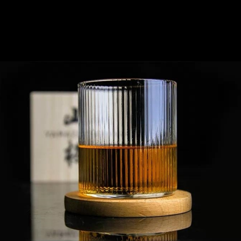 和風デザインの波型ステムレスワイングラス、ストライプ柄ランタ - Wine Vodka Beer のレビューと価格